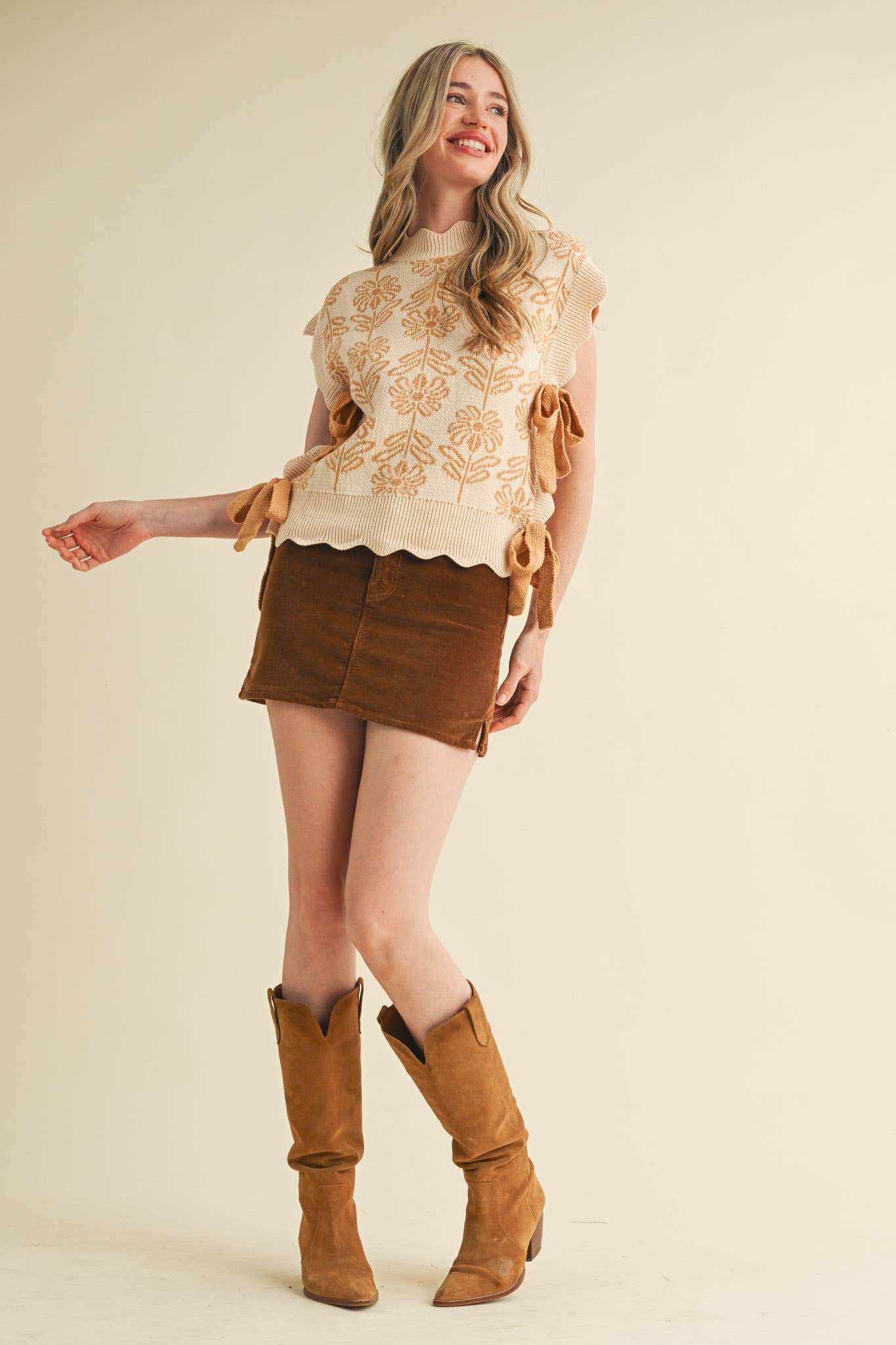 MOCK NECK FLORAL SWEATER VEST